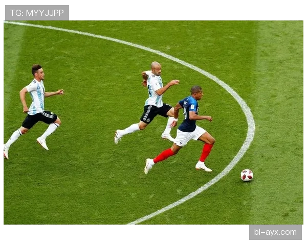 阿根廷队战术革新：灵活阵型与默契配合彰显世界杯争冠实力