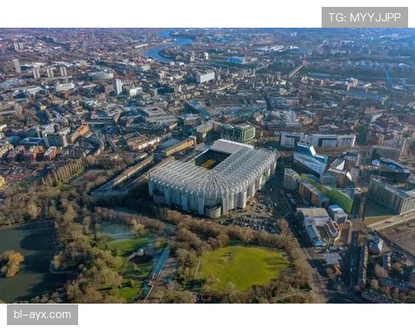 纽卡斯尔联表现稳健创英超历史新高,引发球迷热议 纽卡斯尔联表现稳健创英超历史新高,引发球迷热议