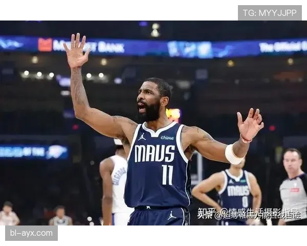 欧文无球跑动拉开空间，主导进攻改变防守布局