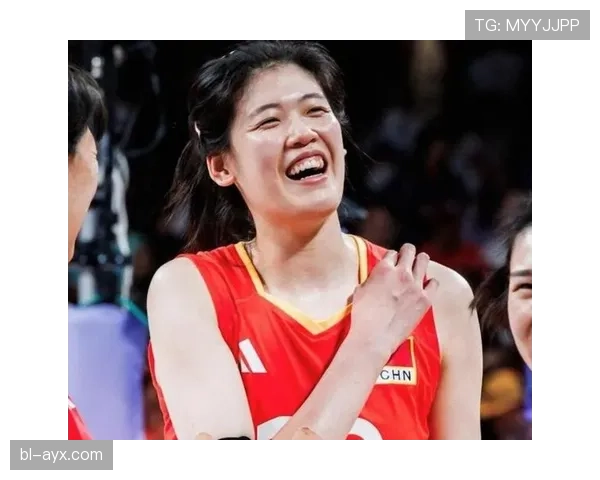 李盈莹训练完直接拎爱马仕去吃米其林，这谁顶得住啊